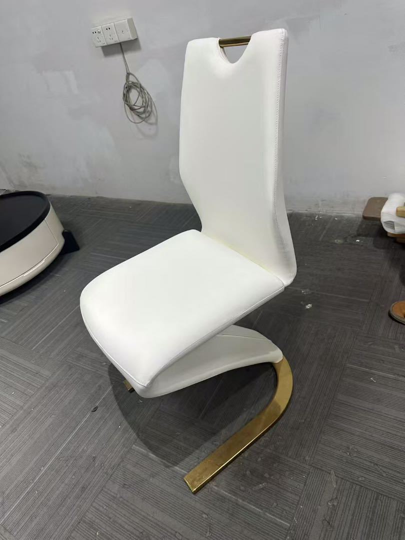 Salle à manger en marbre - image 2